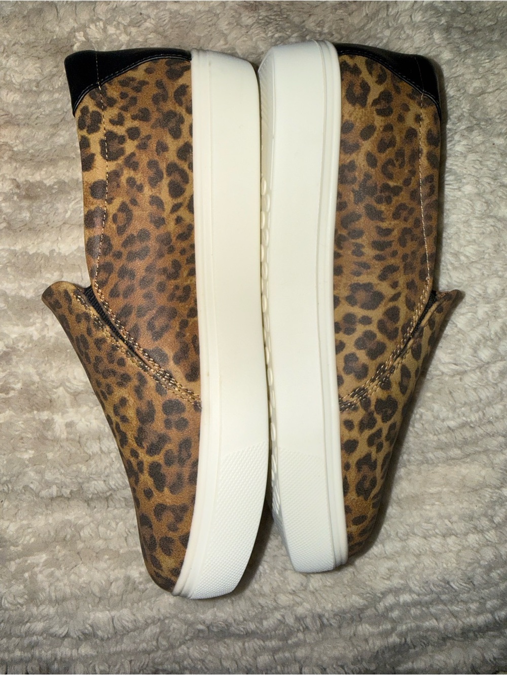 Dr. Scholl's Leopard Print Slip-On Flats - Brown & Black. New w/o box - Picture 2 of 4
